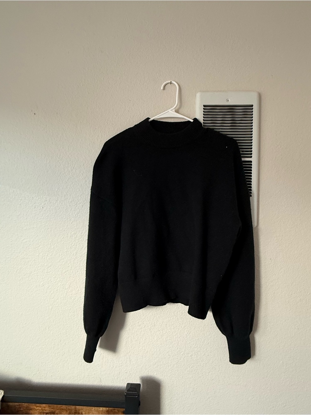 GAP Black Crewneck Sweater
